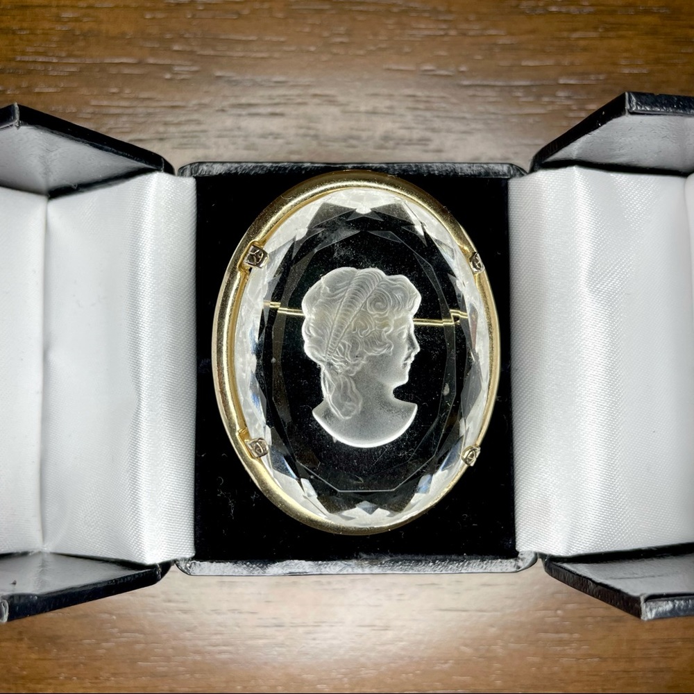 Vintage Costume Glass Brooch